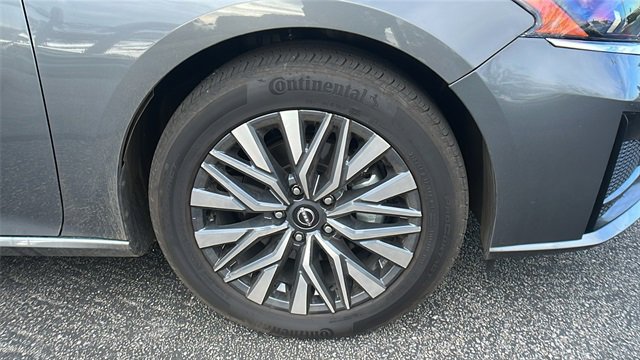 Used 2025 Nissan Altima 2.5 SV image 9