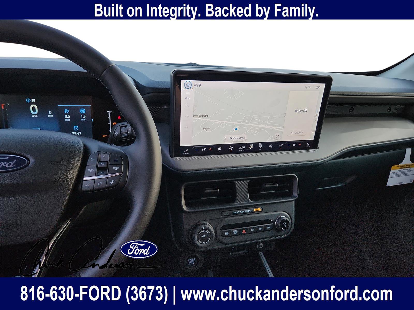 New 2025 Ford Maverick Lariat w/ Black Appearance Package image 17