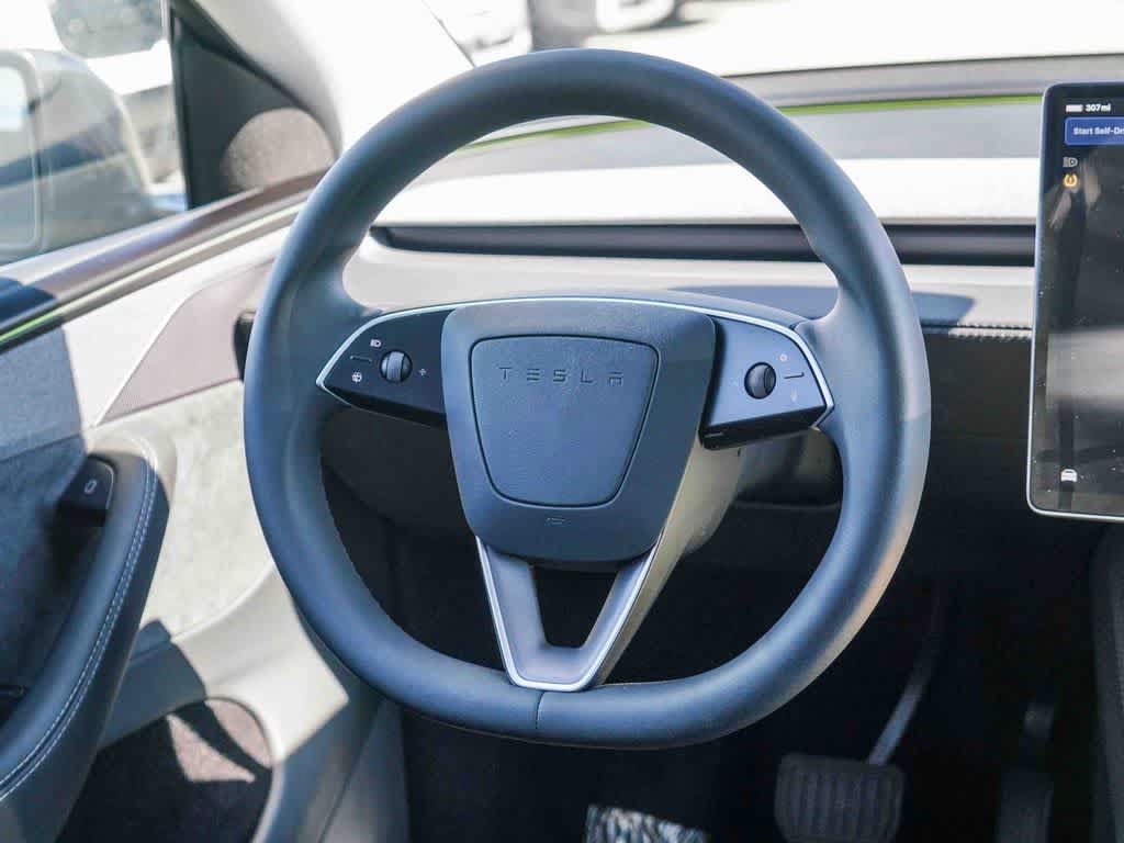 Used 2026 Tesla Model Y 2WD image 11