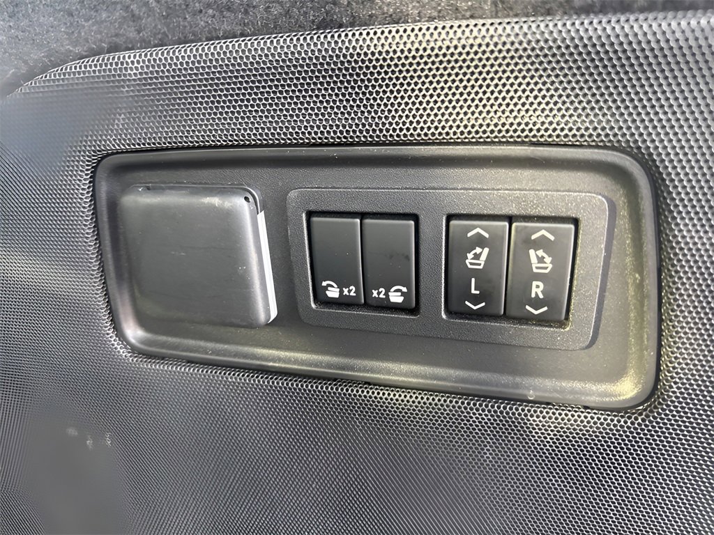 Certified 2022 Cadillac Escalade ESV Sport w/ Touring Package image 12