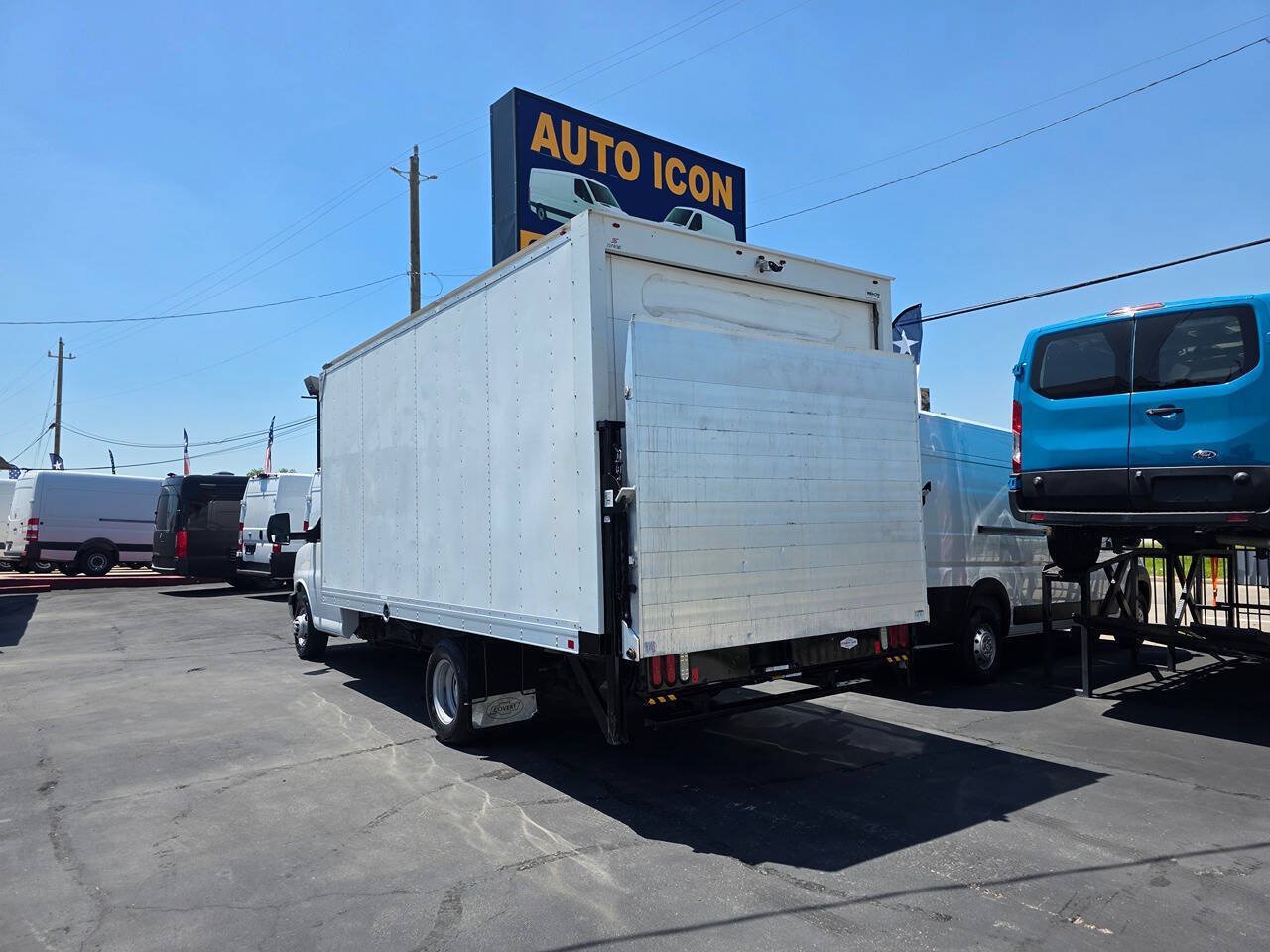 Used 2020 Chevrolet Express 3500 Extended w/ Power Convenience Package RWD image 26
