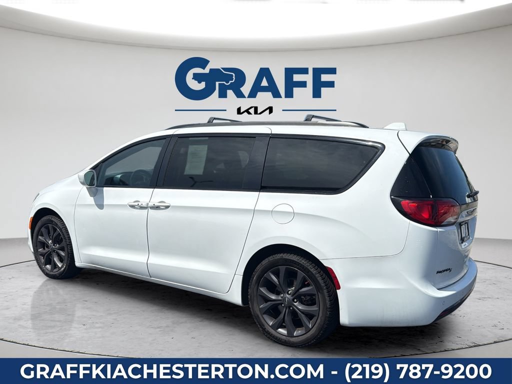 Used 2020 Chrysler Pacifica Touring-L w/ Premium Audio Group FWD image 14
