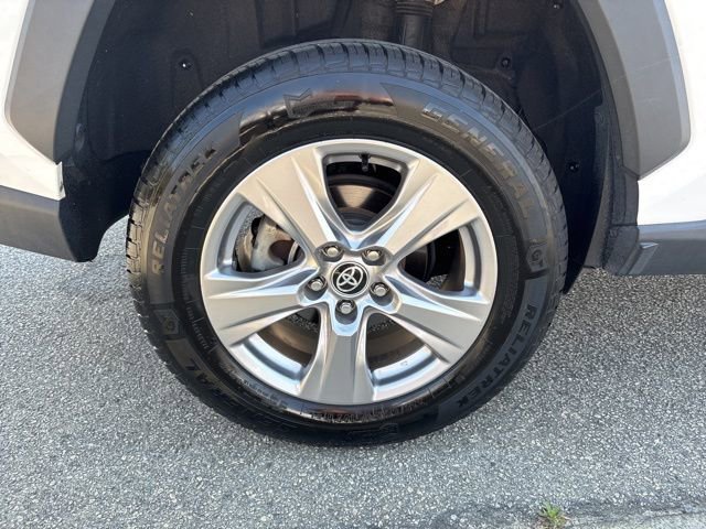 Used 2022 Toyota RAV4 XLE image 9