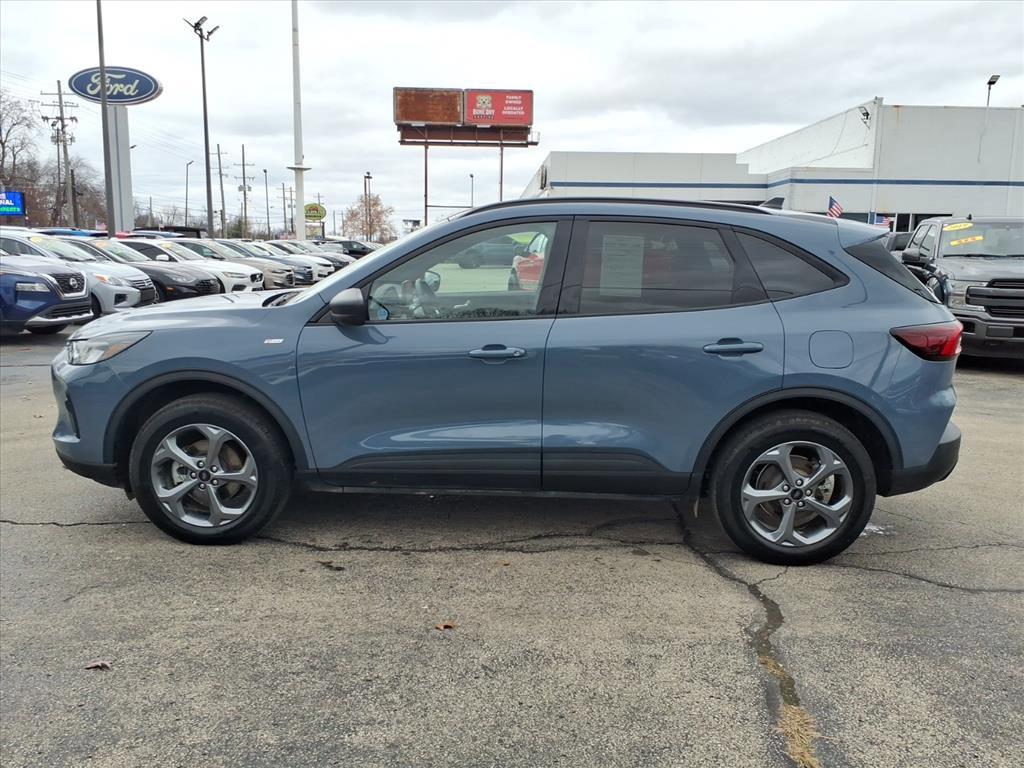 Used 2025 Ford Escape ST-Line w/ Cold Weather Package AWD/4WD image 6