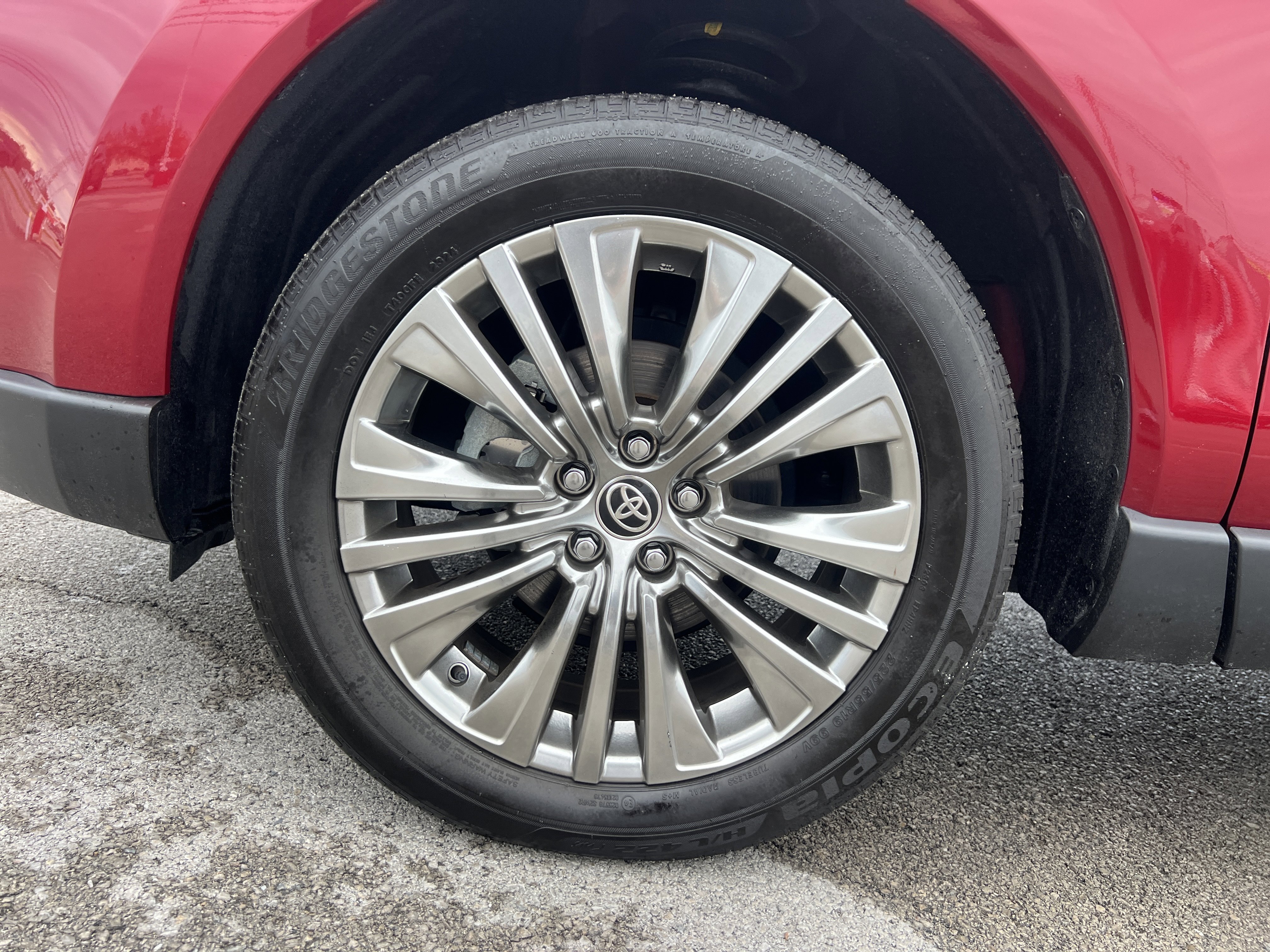 Certified 2024 Toyota Venza XLE image 13