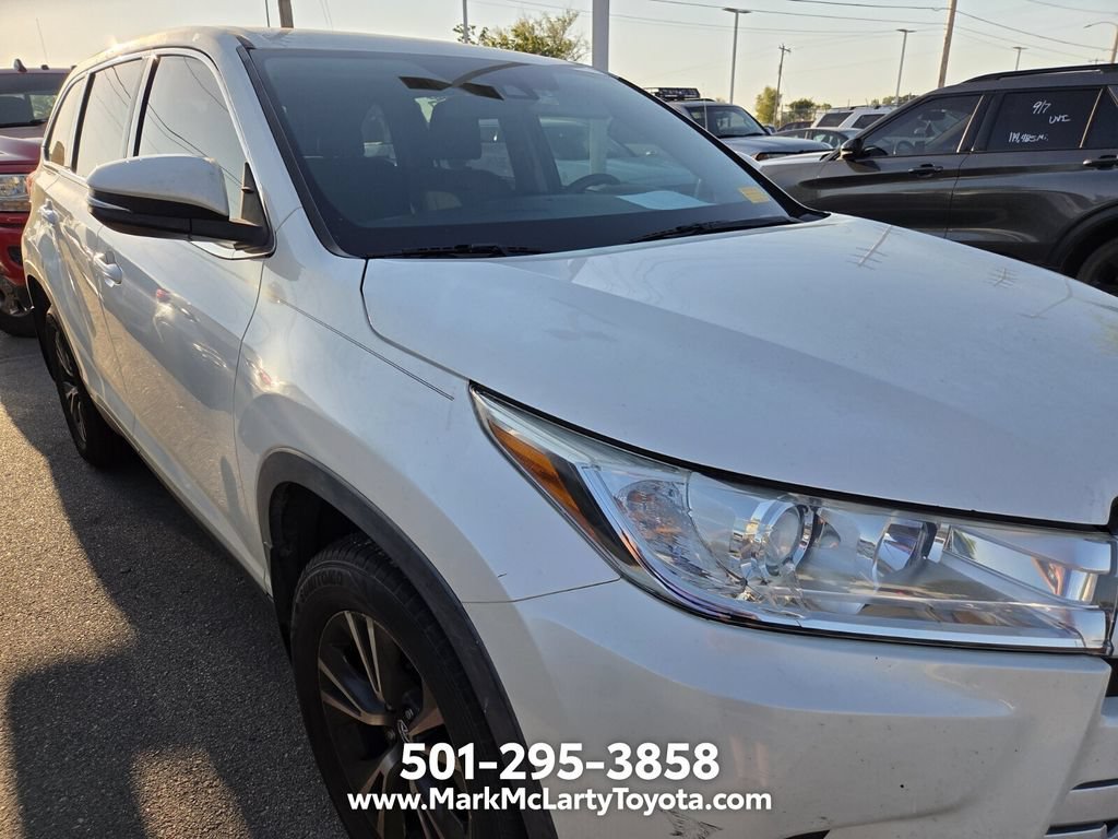 Used 2019 Toyota Highlander LE FWD image 9