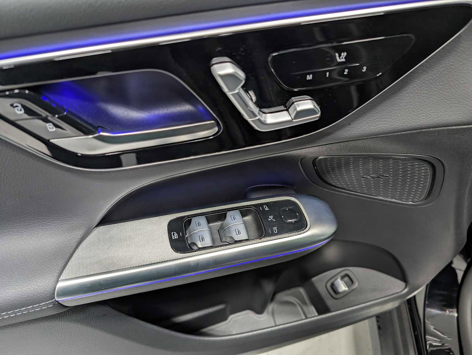 Certified 2025 Mercedes-Benz GLC 300 GLC 300 image 34