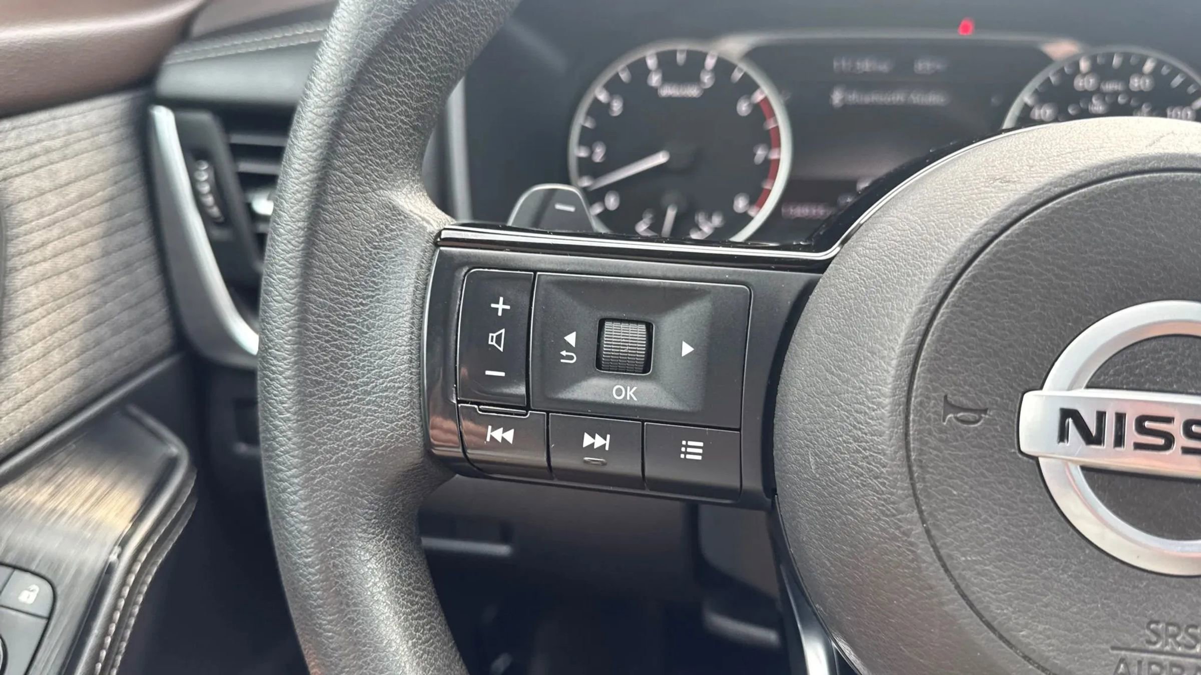 Used 2021 Nissan Rogue S image 33