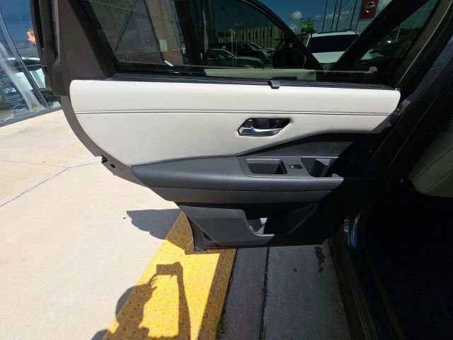 Used 2022 Nissan Pathfinder SL image 22