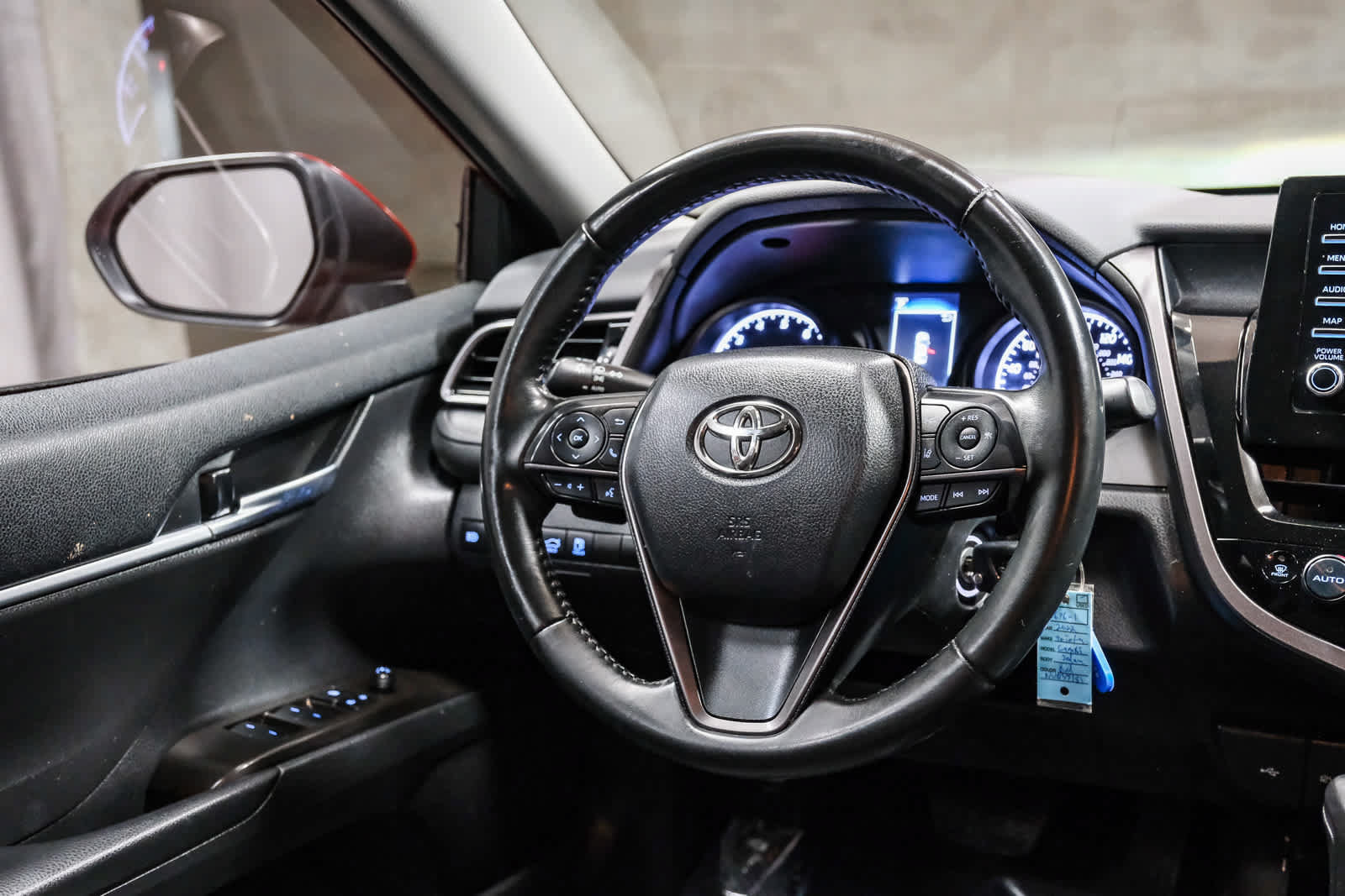 Used 2022 Toyota Camry SE w/ Carpet Mat Package (TMS) FWD image 19