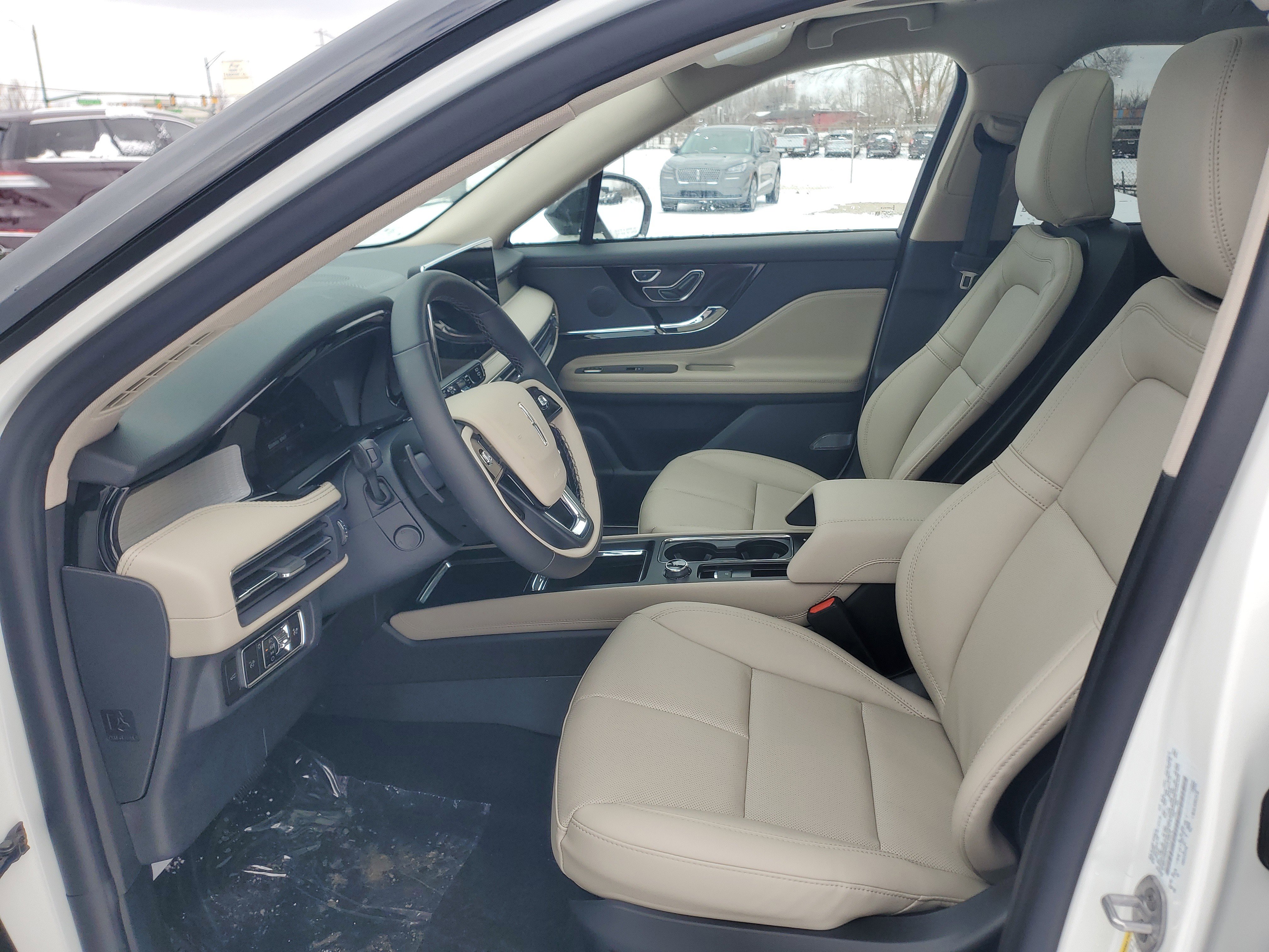 New 2026 Lincoln Corsair Premiere image 12