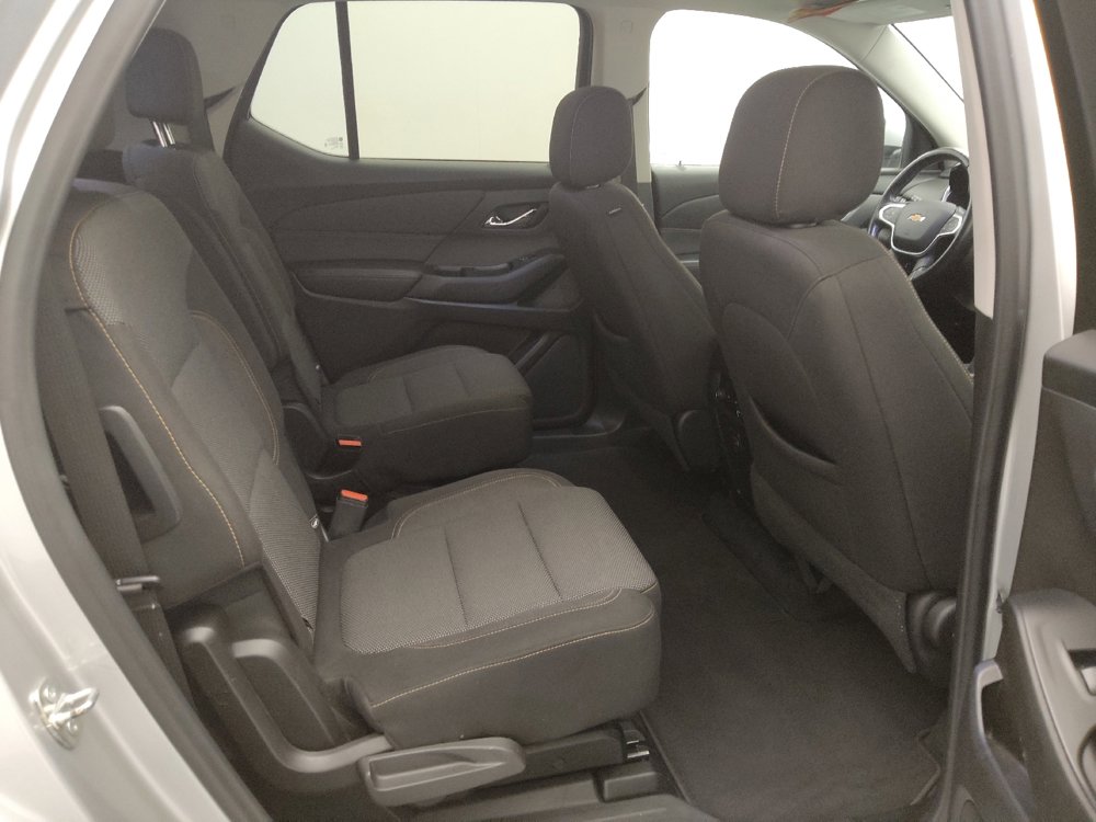 Used 2021 Chevrolet Traverse LT FWD image 19