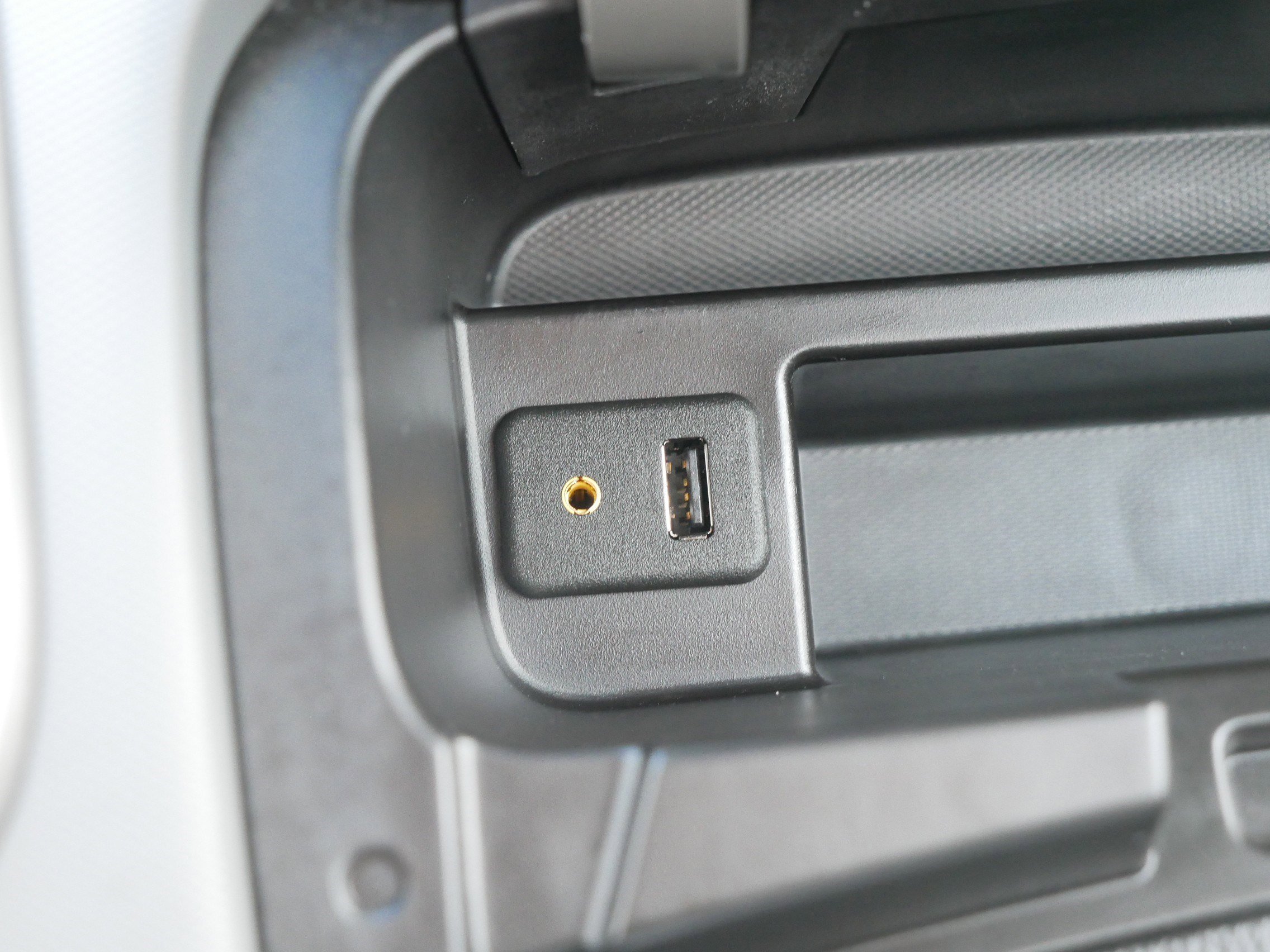 Used 2014 Chevrolet Sonic LT image 33