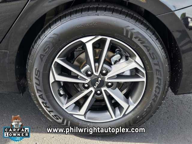Used 2024 Kia Forte LXS FWD image 14