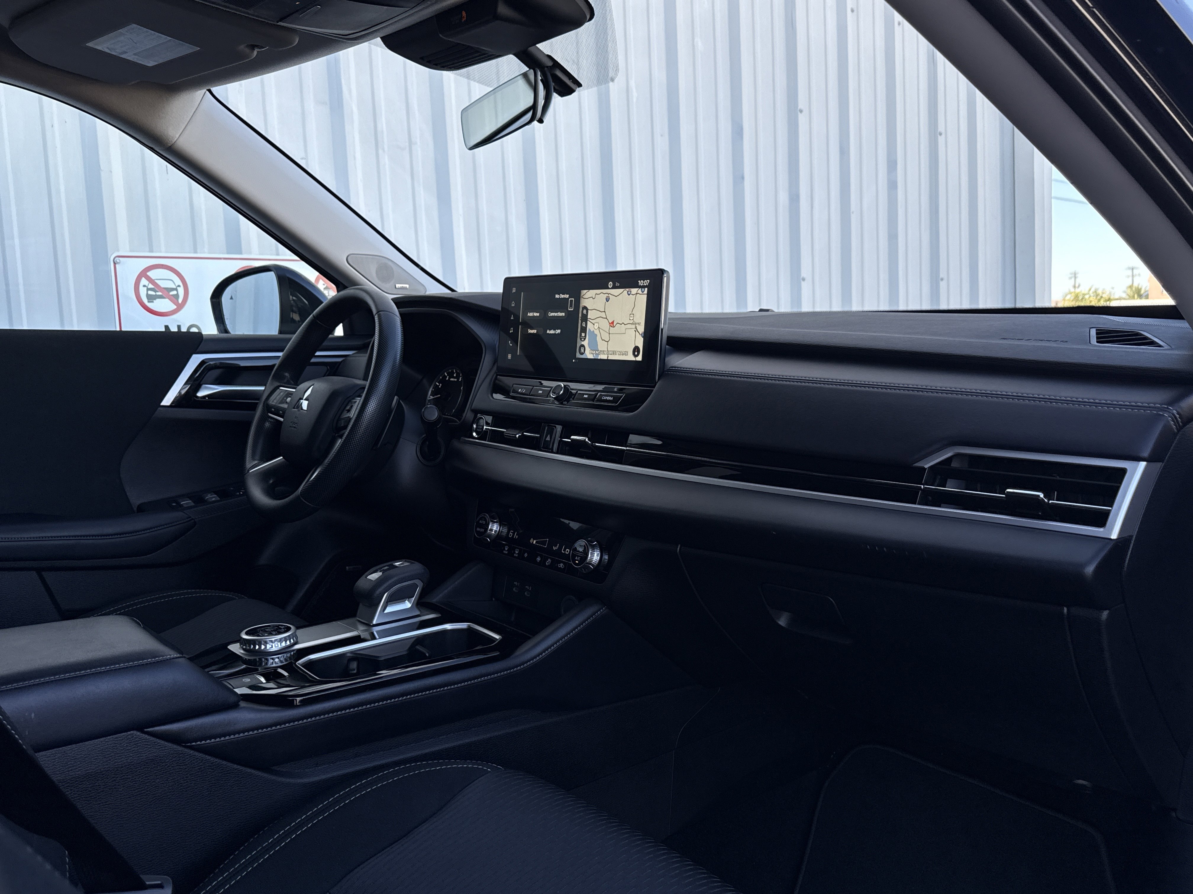 Used 2025 Mitsubishi Outlander ES image 41