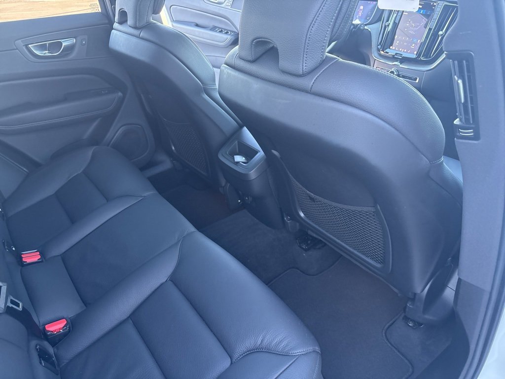 Used 2025 Volvo XC60 B5 Plus image 44