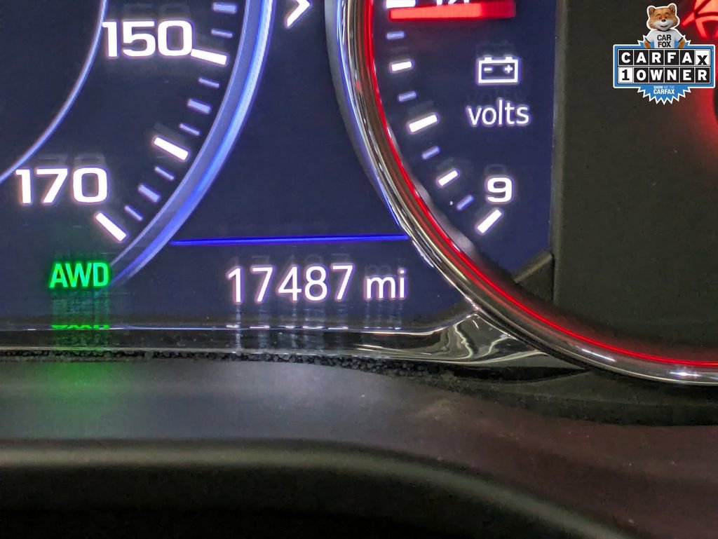 Used 2023 GMC Acadia SLT w/ Technology Package image 17