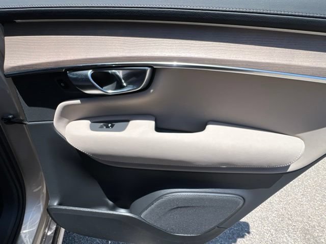 New 2026 Volvo XC90 T8 Plus w/ Protection Package Premier AWD/4WD image 34