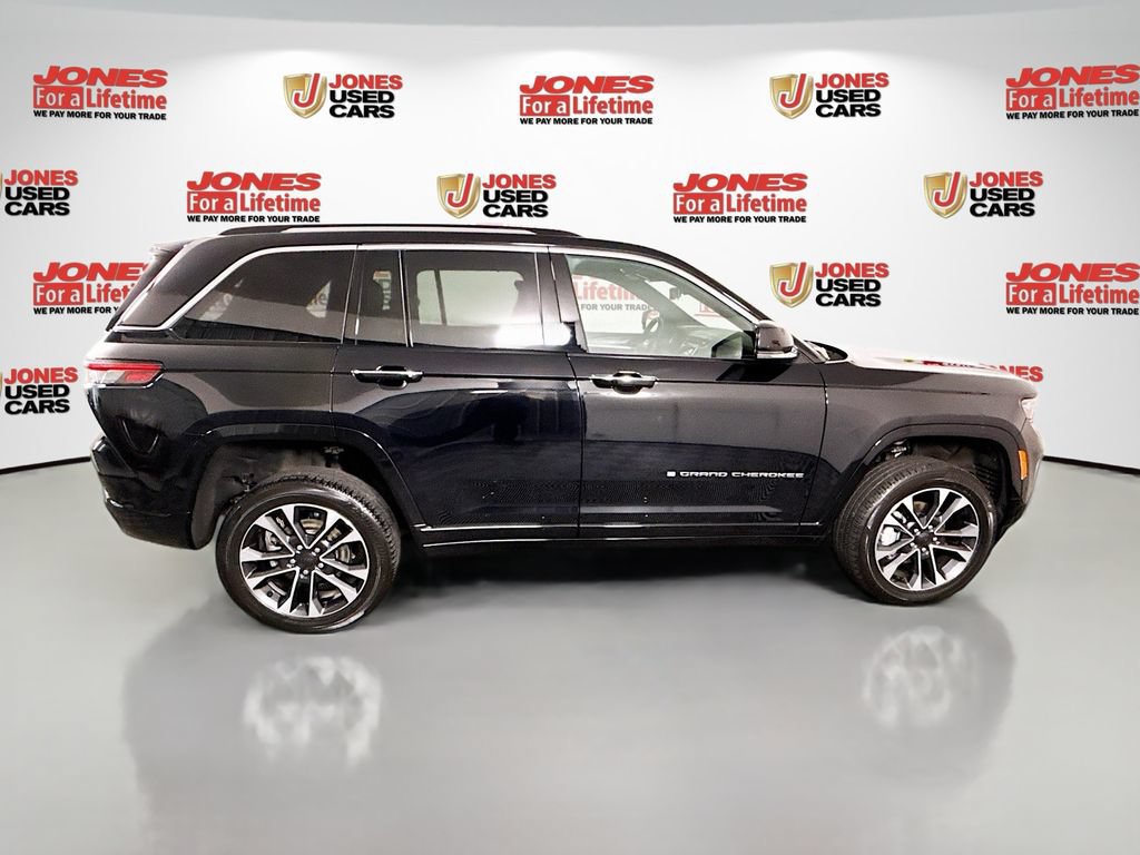 Used 2023 Jeep Grand Cherokee Overland w/ Luxury Tech Group IV AWD/4WD image 20