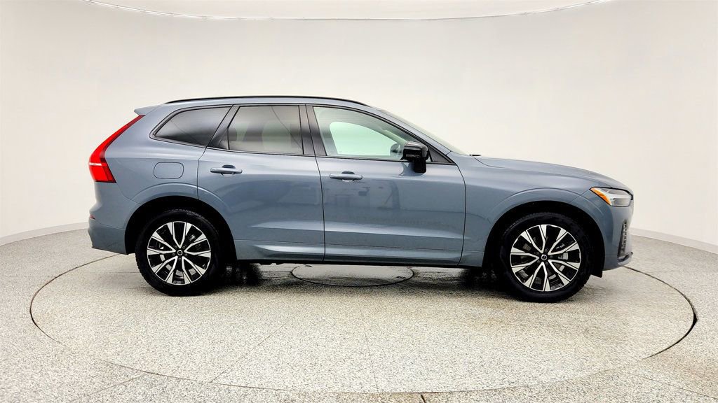 Used 2024 Volvo XC60 B5 Core image 4