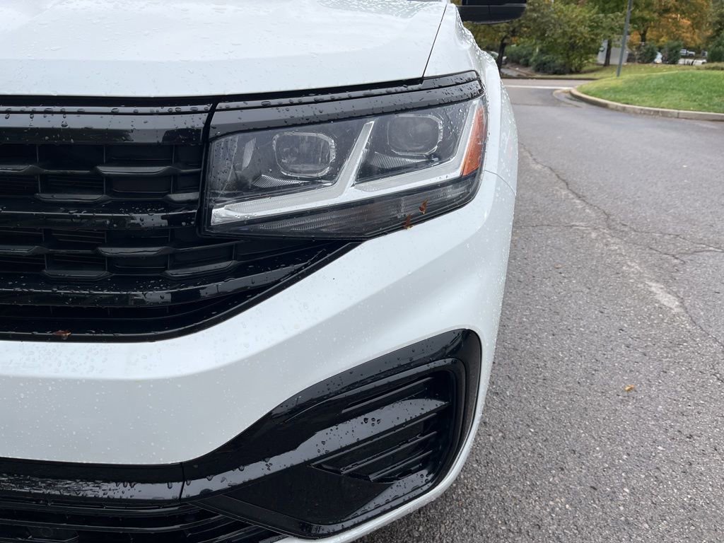 Used 2023 Volkswagen Atlas SEL R-Line image 9