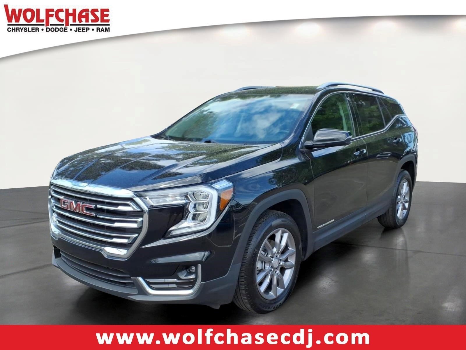 Used 2024 GMC Terrain SLT AWD/4WD image 1