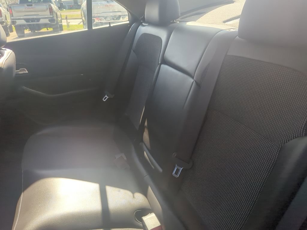 Used 2015 Chevrolet Malibu LT w/ Power Convenience Package image 13