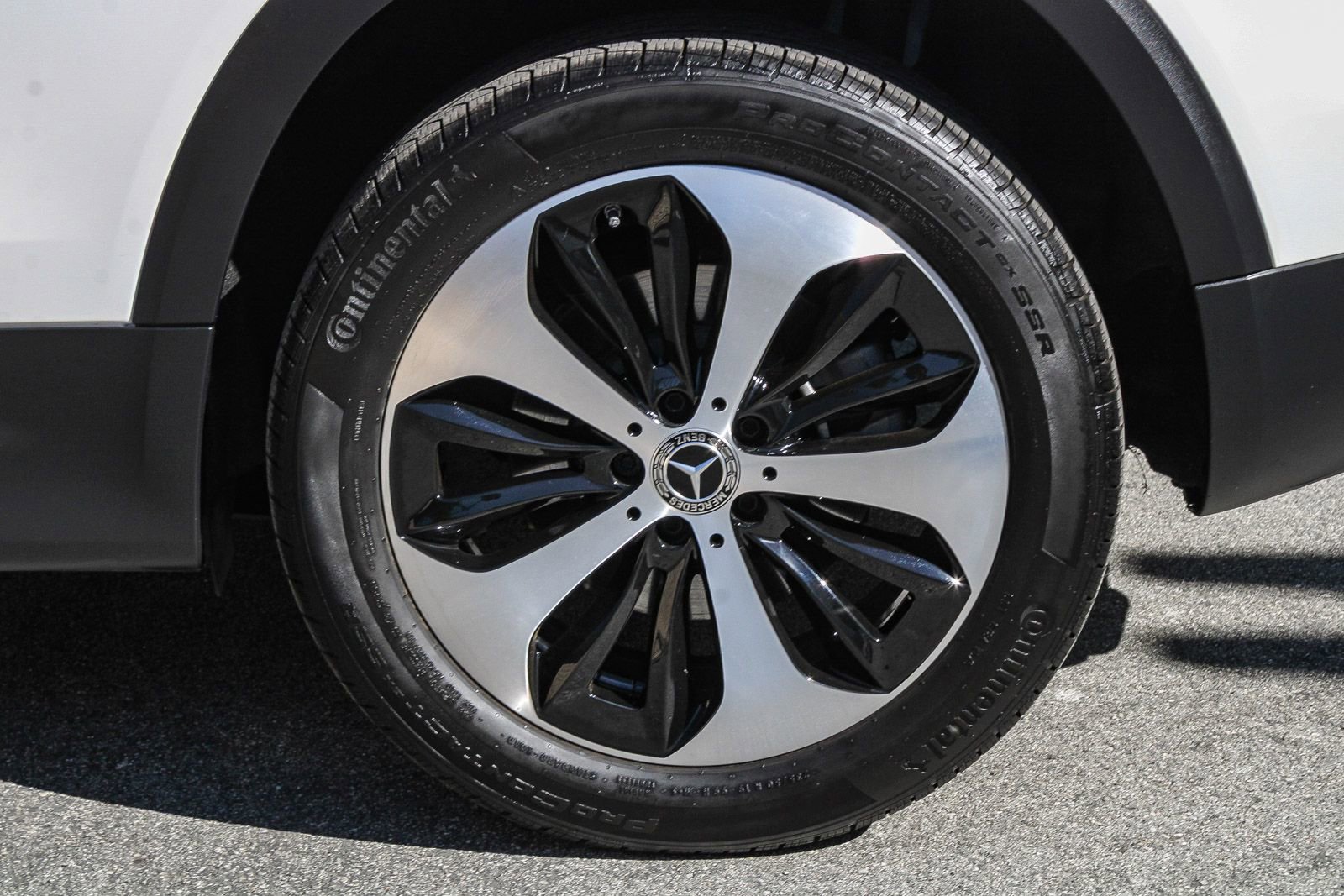 Certified 2025 Mercedes-Benz GLB 250 image 11