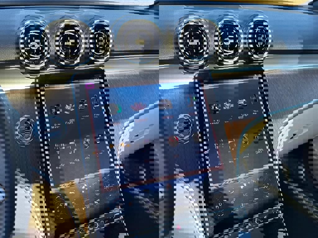 Used 2024 Mercedes-Benz C 300 4MATIC Sedan image 23