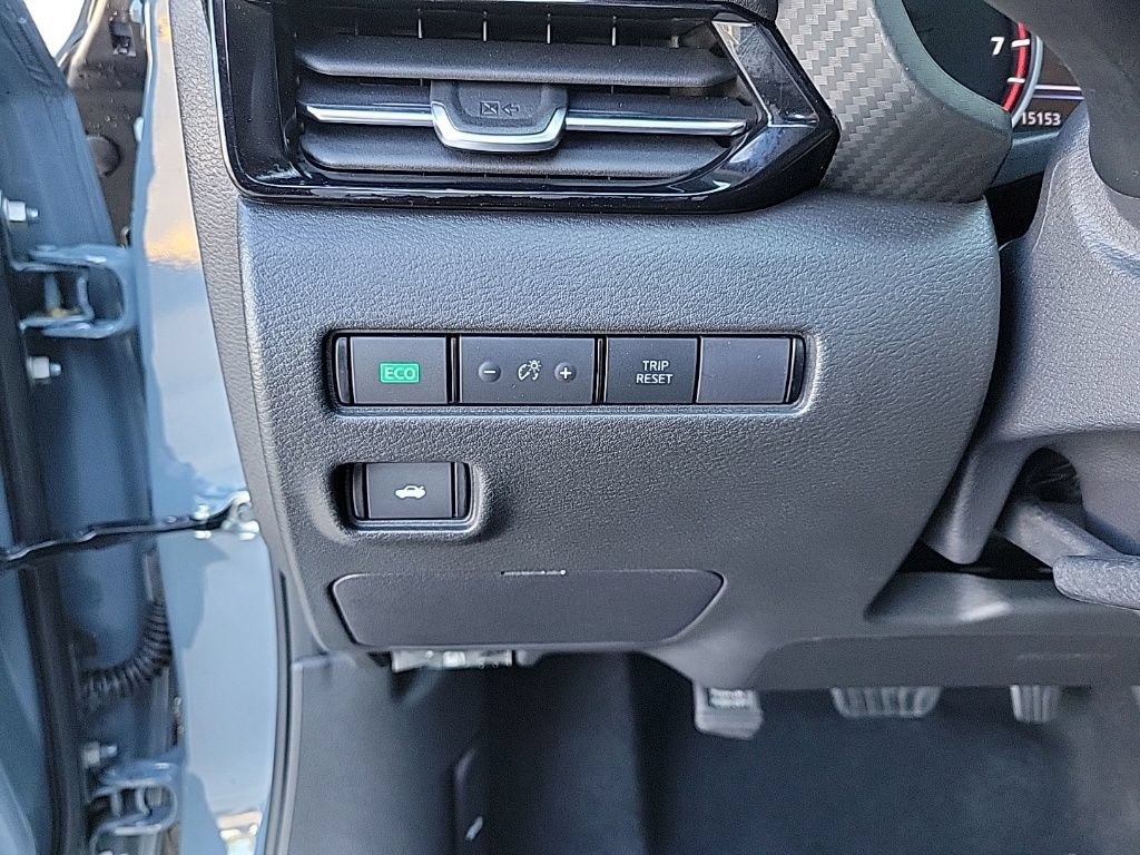 Certified 2024 Nissan Sentra SR FWD image 28