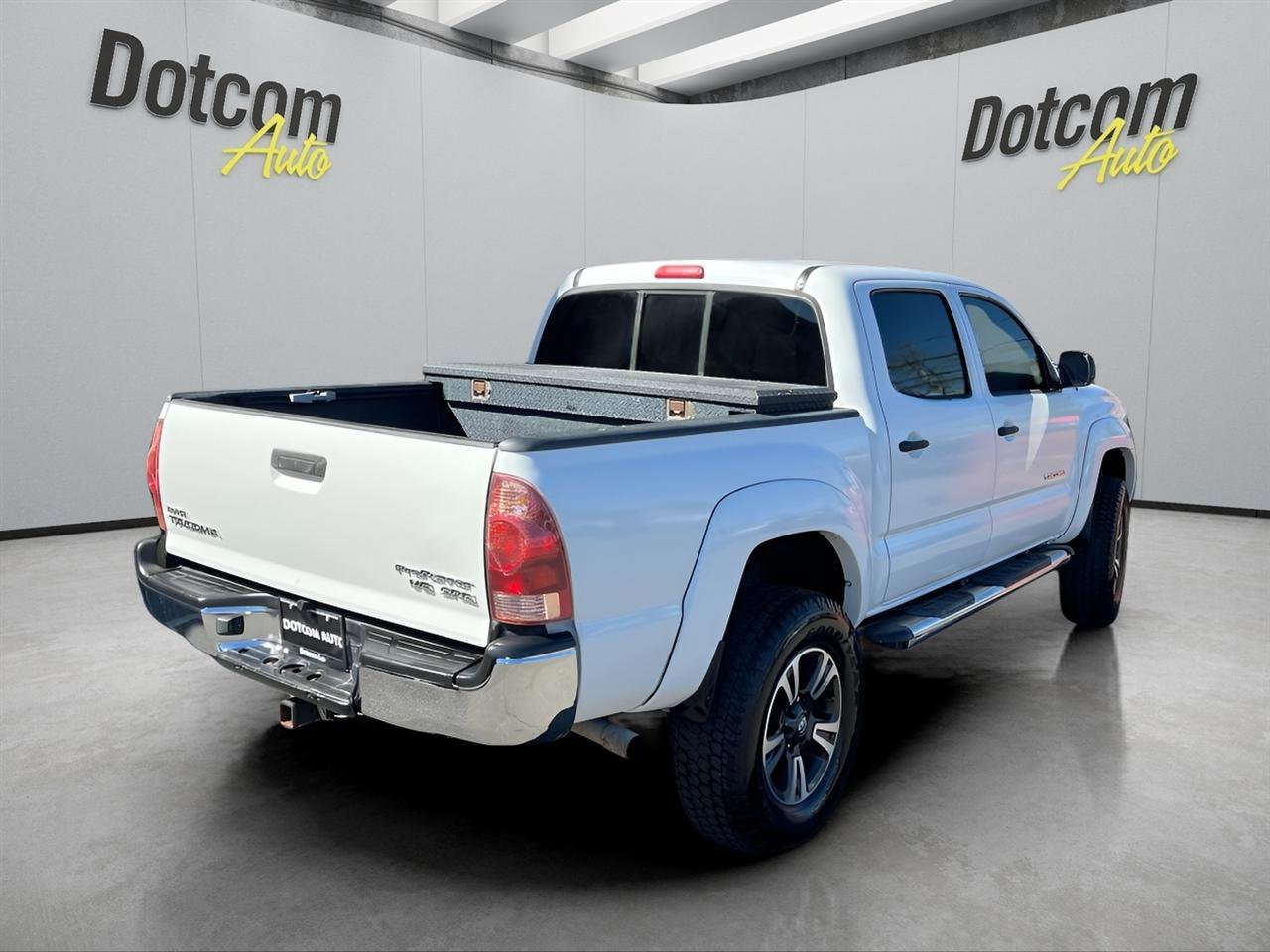 Used 2006 Toyota Tacoma PreRunner RWD image 9