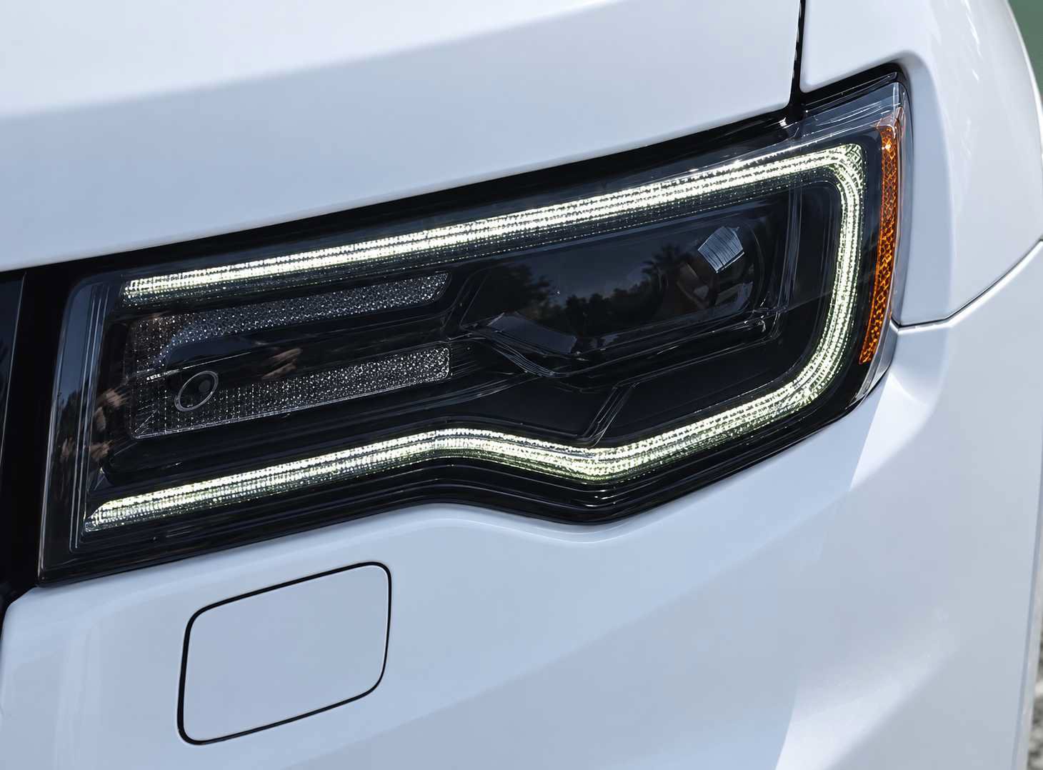 Used 2018 Jeep Grand Cherokee High Altitude AWD/4WD image 23