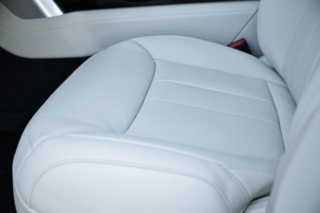 New 2026 Land Rover Range Rover Long Wheelbase SE image 26