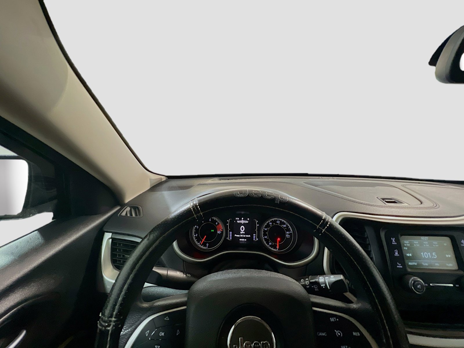 Used 2016 Jeep Cherokee Sport FWD image 7