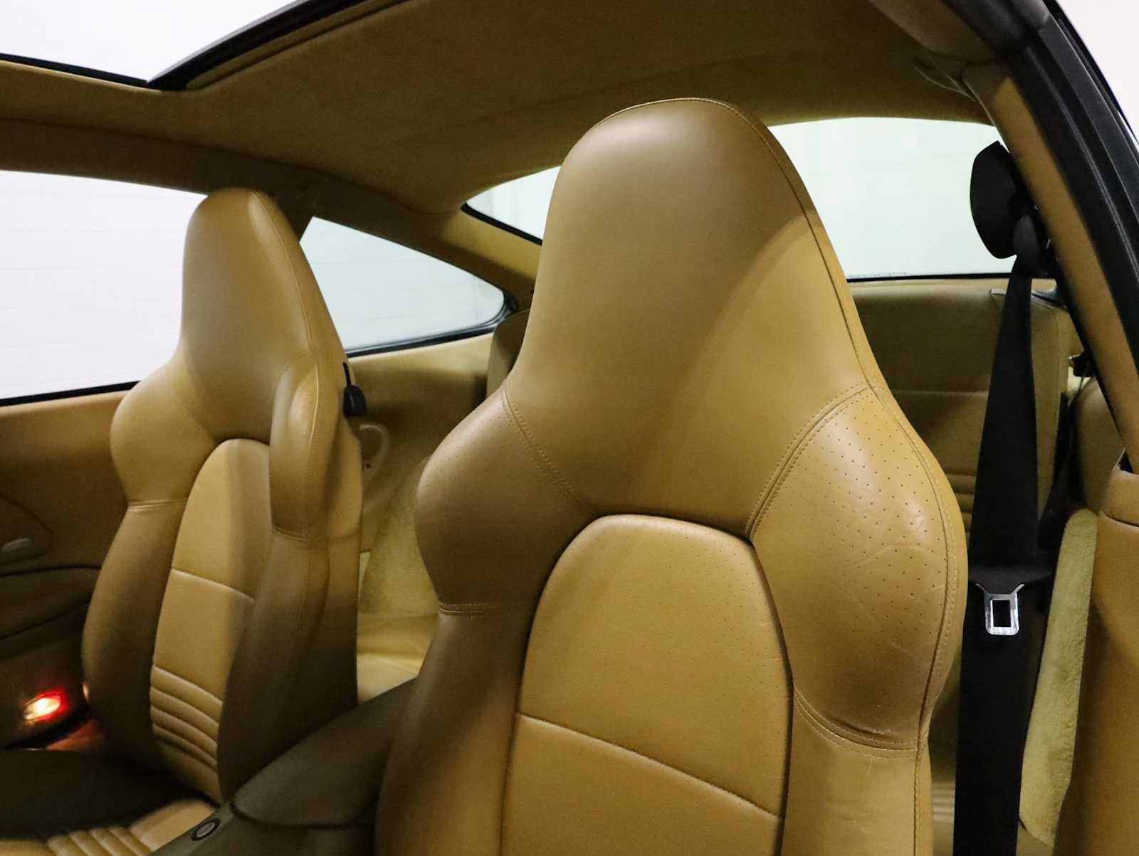 Used 2004 Porsche 911 Carrera RWD image 18