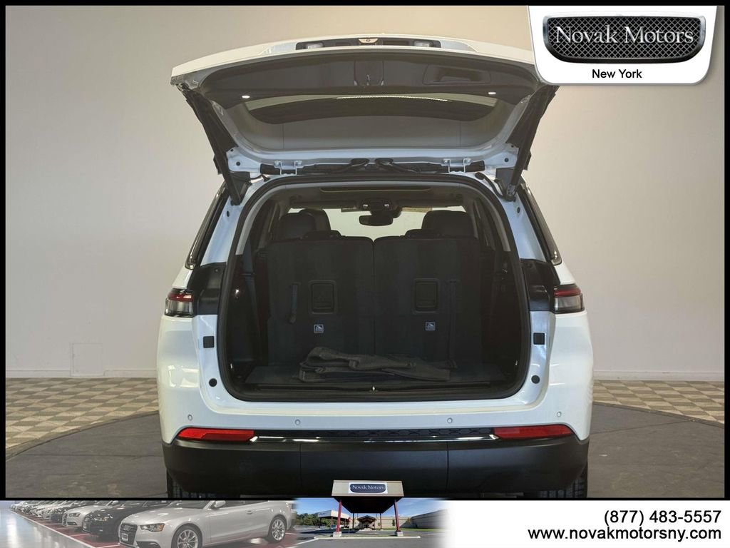 Used 2023 Jeep Grand Cherokee L Limited AWD/4WD image 9