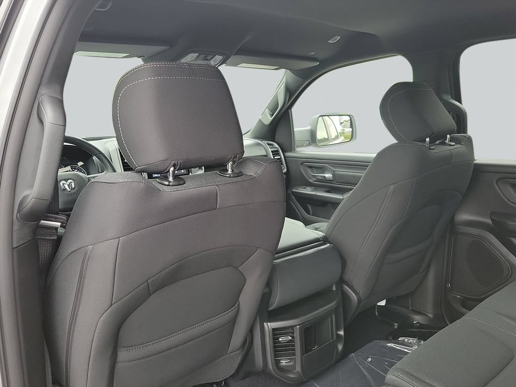 New 2026 RAM 1500 Express AWD/4WD image 18