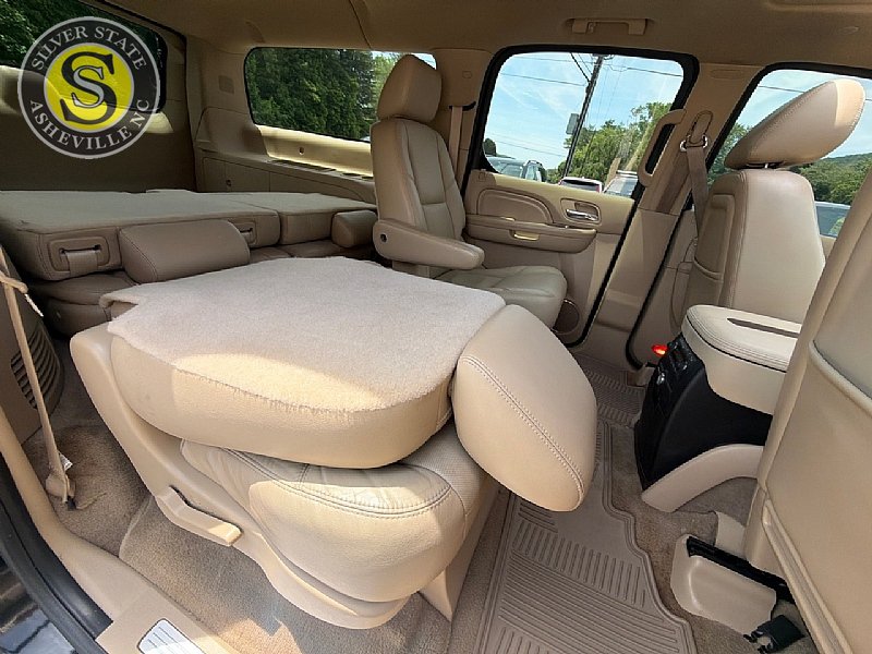 Used 2011 Cadillac Escalade ESV Premium AWD/4WD image 20