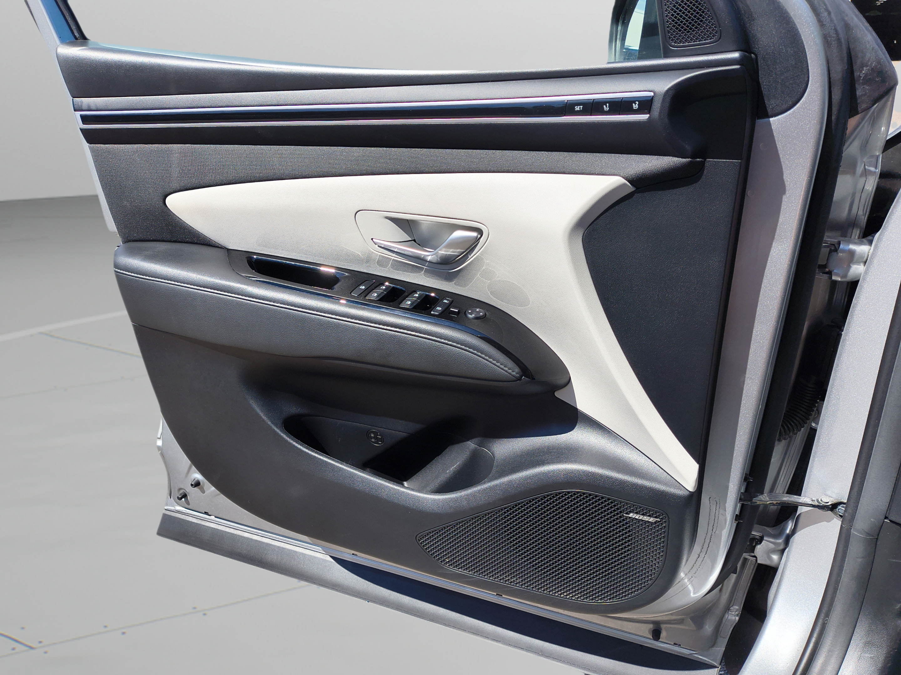 Certified 2024 Hyundai Tucson Limited FWD image 23