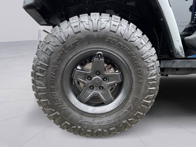 Used 2014 Jeep Wrangler Unlimited Sahara w/ Max Tow Package image 9