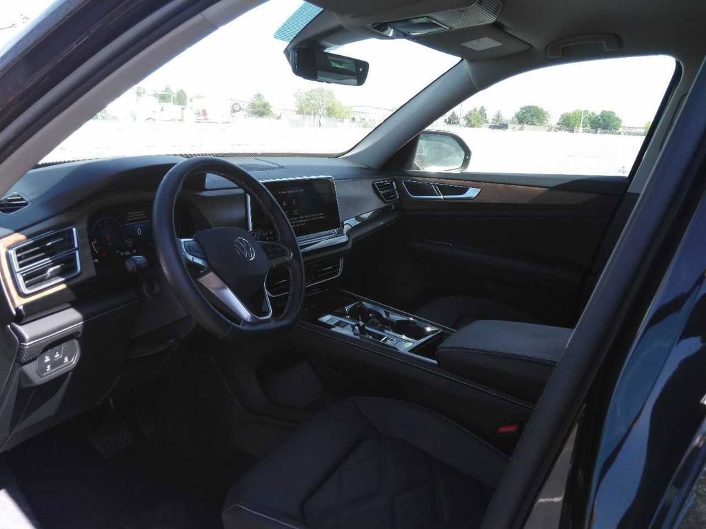 Used 2026 Volkswagen Atlas SE AWD/4WD image 10