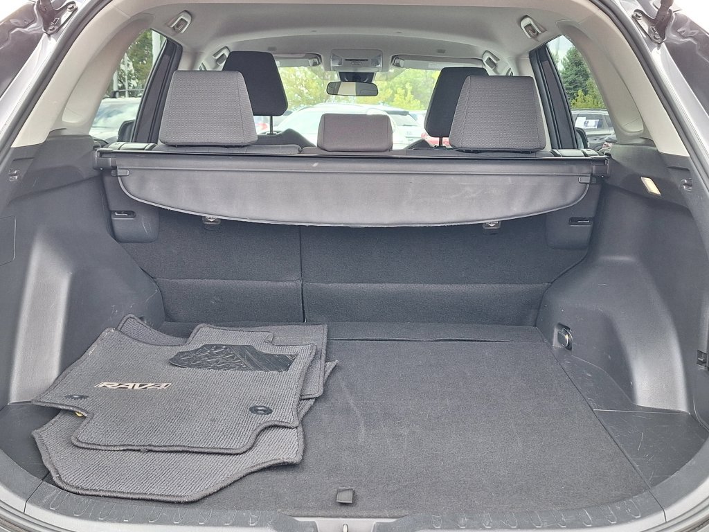 Used 2025 Toyota RAV4 XLE FWD image 26