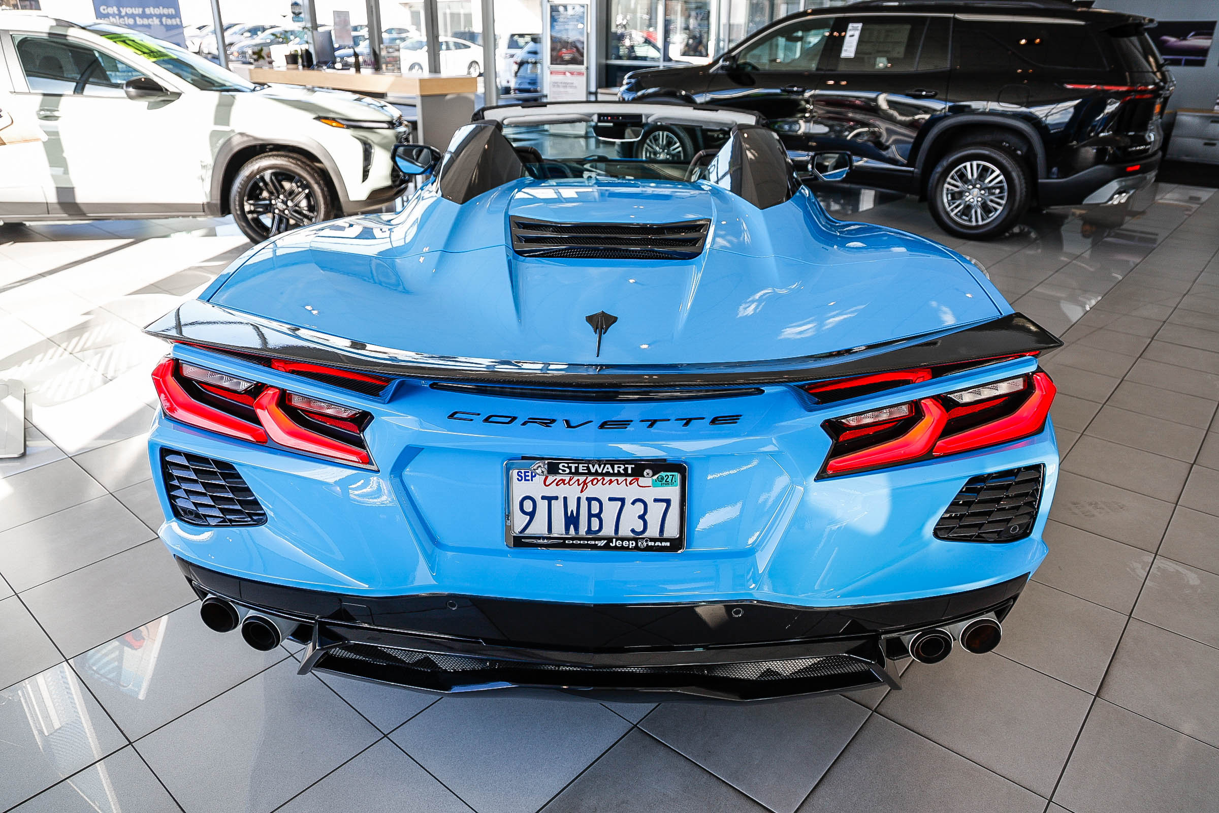 Used 2020 Chevrolet Corvette Stingray Premium Conv w/ 3LT Preferred Equipment Group RWD image 17