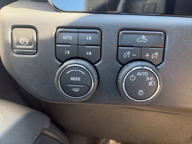 New 2026 Chevrolet Silverado 1500 LT w/ Z71 Off-Road Package AWD/4WD image 3
