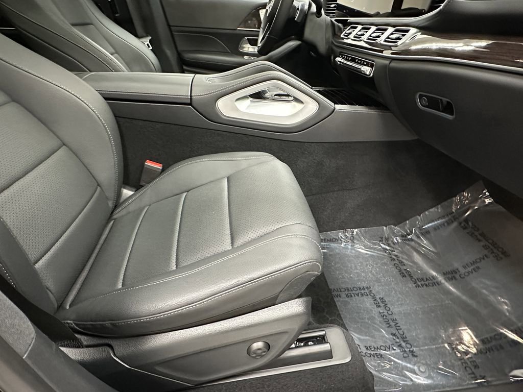 Certified 2025 Mercedes-Benz GLS 450 4MATIC image 16