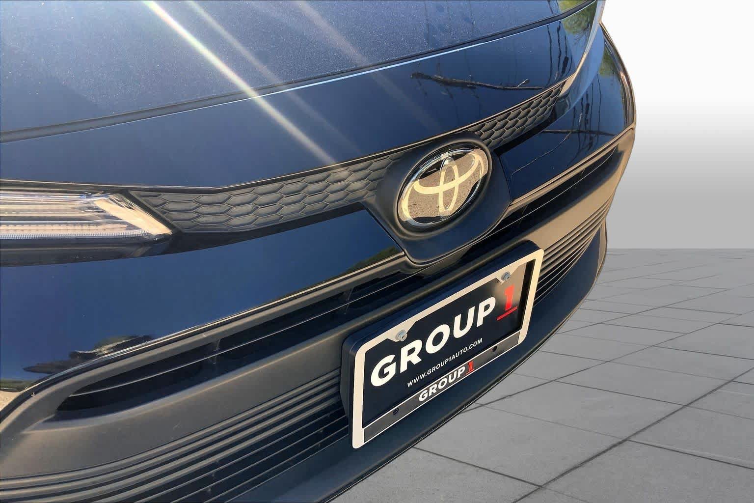Used 2025 Toyota Corolla LE FWD image 29