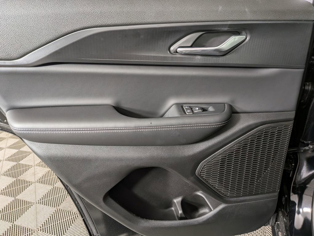 New 2025 Jeep Grand Cherokee Altitude image 34