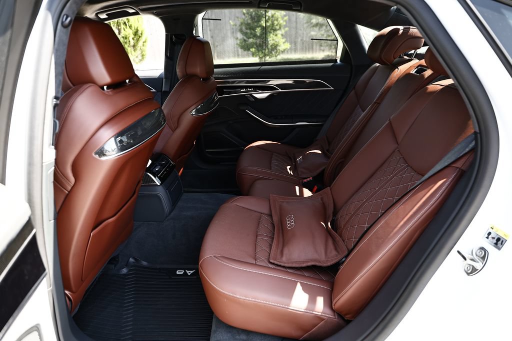 Used 2025 Audi S8 AWD/4WD image 27