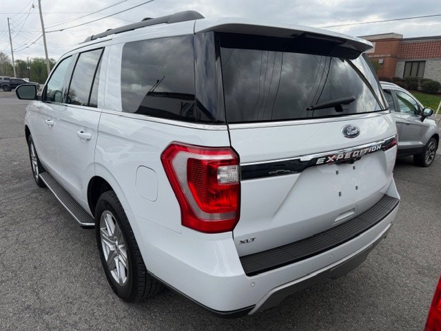 Used 2019 Ford Expedition XLT w/ Equipment Group 202A AWD/4WD image 3