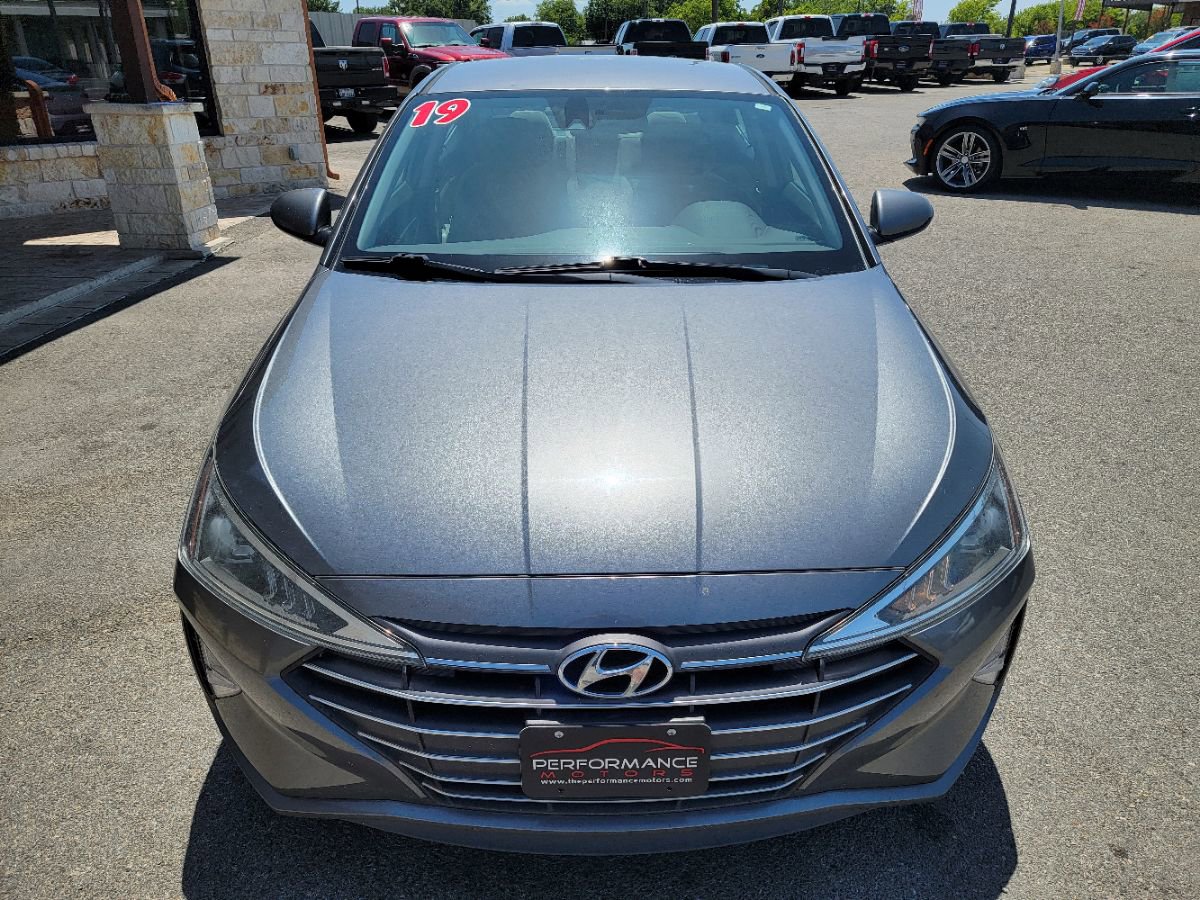 Used 2019 Hyundai Elantra SEL image 2